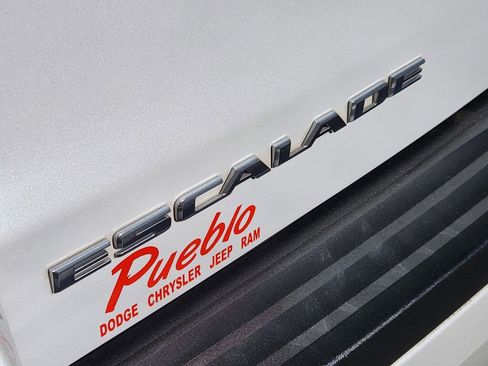 Used 2020 Cadillac Escalade Premium Luxury image 12