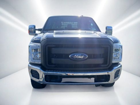 Used 2015 Ford F250 XLT w/ XLT Interior Package AWD/4WD image 3