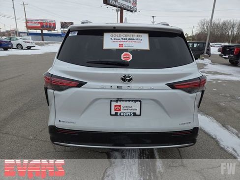 Certified 2026 Toyota Sienna Limited image 30