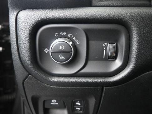 Used 2020 RAM 1500 Big Horn image 13