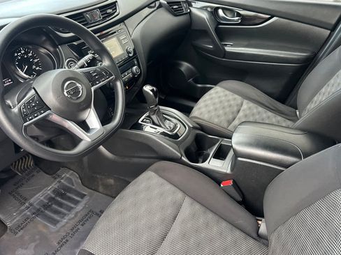 Used 2018 Nissan Rogue Sport SV image 11