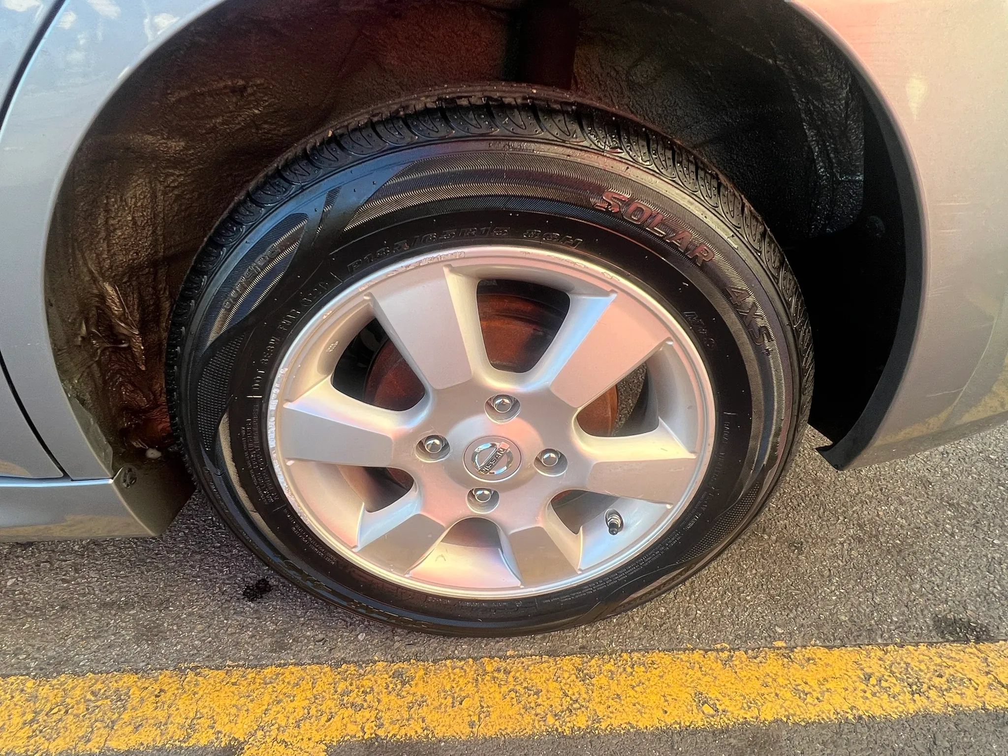 Used 2011 Nissan Versa Hatchback w/ Navigation/Satellite Pkg FWD image 10