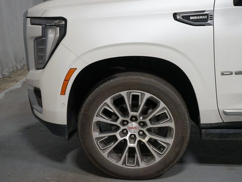 Used 2025 GMC Yukon Denali w/ Denali Reserve Package AWD/4WD image 5