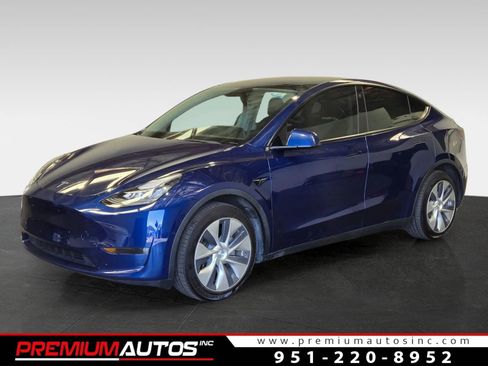 Used 2022 Tesla Model Y Long Range AWD/4WD image 1