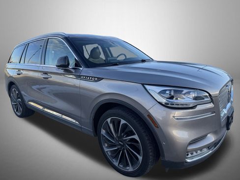 Used 2020 Lincoln Aviator Reserve w/ Equipment Group 202A image 2
