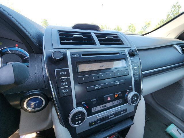 Used 2012 Toyota Camry LE FWD image 25