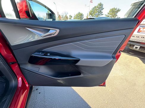 Used 2023 Volkswagen ID.4 Pro S image 25