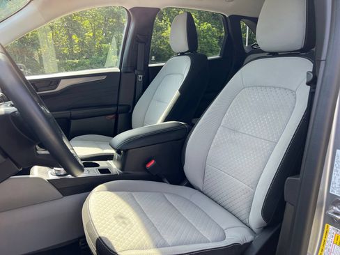 Used 2023 Ford Escape Active w/ Tech Pack #1 AWD/4WD image 19