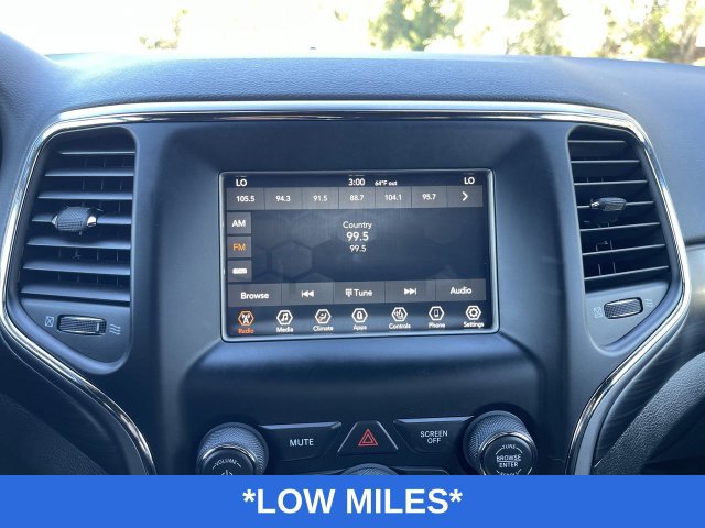 Used 2021 Jeep Grand Cherokee Laredo w/ Trailer Tow Group IV AWD/4WD image 14