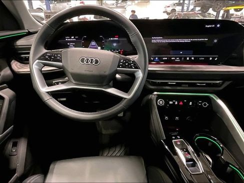 Used 2025 Audi Q5 Premium Plus w/ Premium Plus AWD/4WD image 5