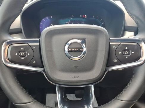 Used 2023 Volvo XC40 B5 Core AWD/4WD image 15