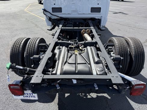 New 2025 Ford F550 XL image 22