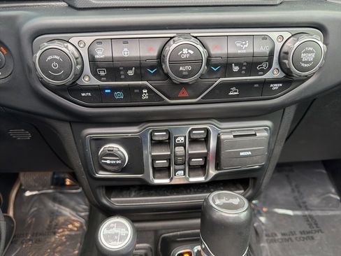 Certified 2022 Jeep Wrangler Unlimited Sahara 4xe w/ Cold Weather Group image 11