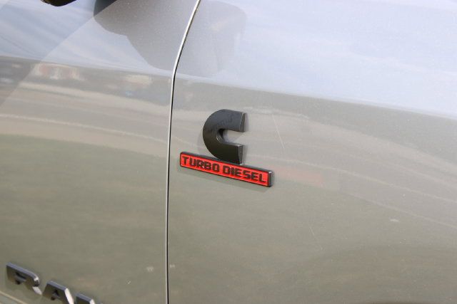 Used 2025 RAM 2500 Laramie AWD/4WD image 3