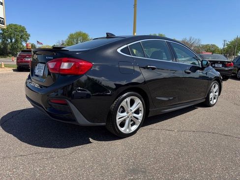 Used 2017 Chevrolet Cruze Premier FWD image 4