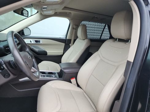 Used 2020 Ford Explorer Platinum w/ Premium Technology Package AWD/4WD image 10