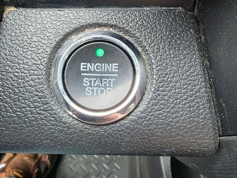 Used 2015 Ford F150 Platinum w/ Equipment Group 701A Luxury AWD/4WD image 19