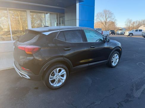 Used 2022 Buick Encore GX Preferred w/ Cold Weather Comfort Package image 2