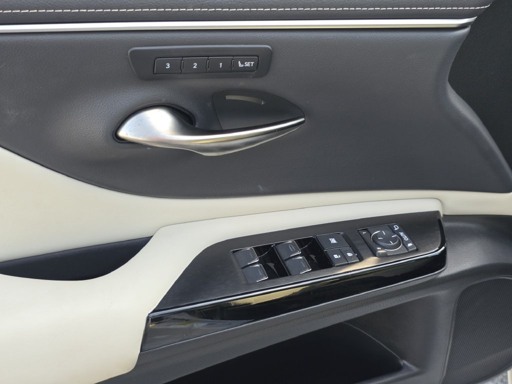 Certified 2023 Lexus ES 350 w/ Premium Package FWD image 29