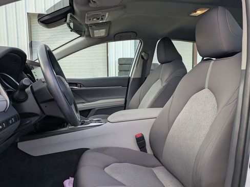 Used 2022 Toyota Camry LE image 14