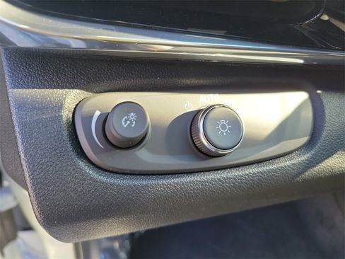 New 2025 Buick Envista Avenir image 26