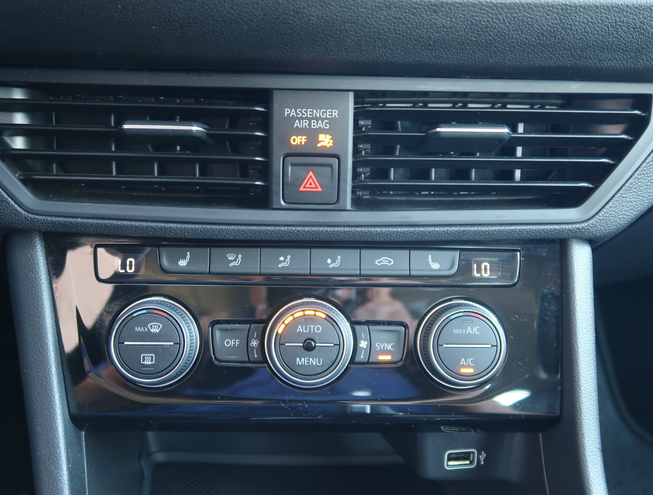 Used 2019 Volkswagen Jetta SE FWD image 26