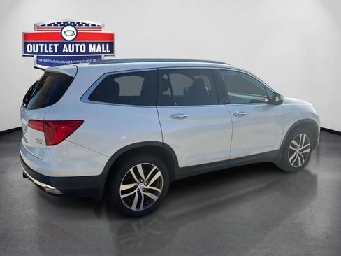 Used 2017 Honda Pilot Elite image 3