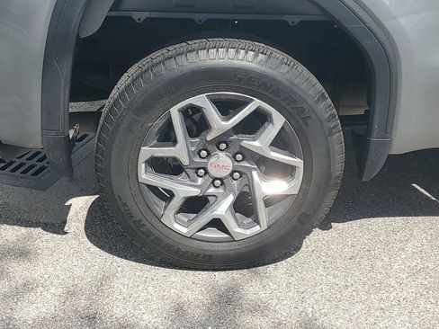 Certified 2024 GMC Sierra 1500 SLE w/ Preferred Package RWD image 8