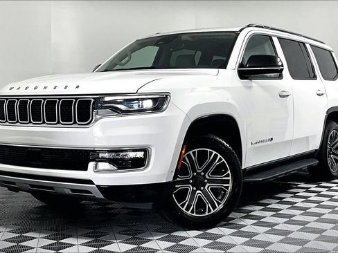 Used 2024 Jeep Wagoneer Series II RWD image 2