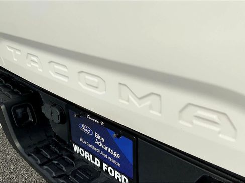 Used 2022 Toyota Tacoma SR image 30