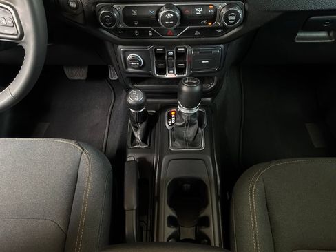Used 2025 Jeep Wrangler Unlimited Sport AWD/4WD image 14