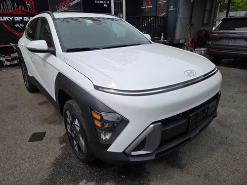 Used 2025 Hyundai Kona SEL AWD/4WD image 3
