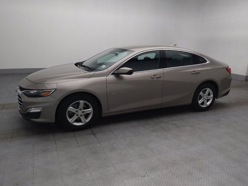 Used 2025 Chevrolet Malibu LT FWD image 2