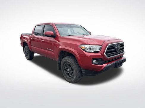 Used 2018 Toyota Tacoma SR5 AWD/4WD image 2