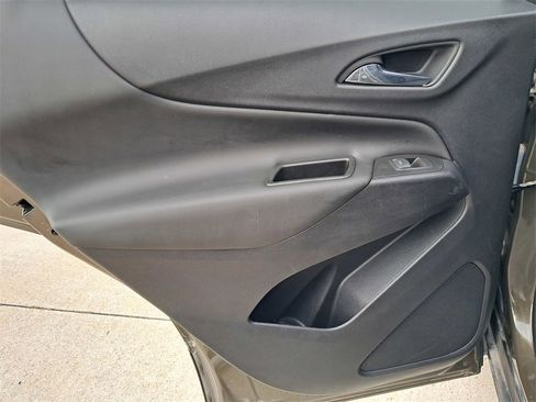 Used 2023 Chevrolet Equinox LT image 11