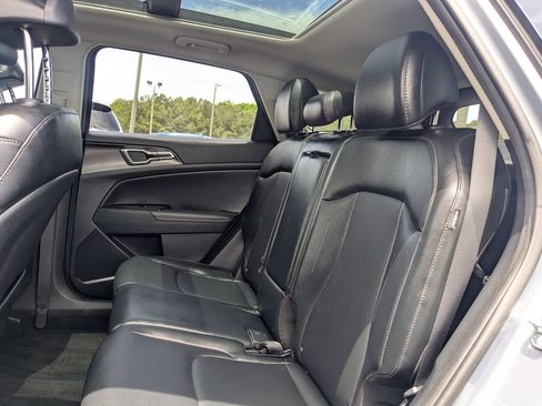 Used 2025 Kia Sportage EX w/ Premium Package FWD image 25