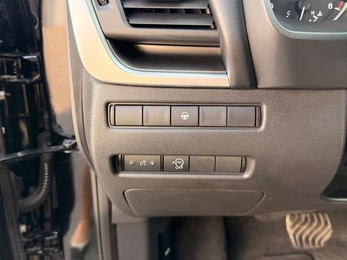 Used 2023 Nissan Rogue SV FWD image 22