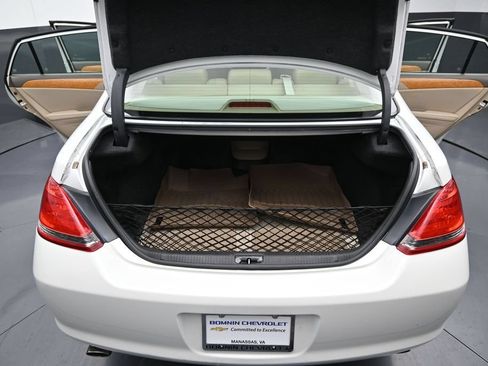 Used 2005 Toyota Avalon XLS FWD image 11