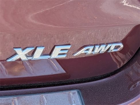 Used 2018 Toyota Highlander XLE w/ Protection Package #3 image 12