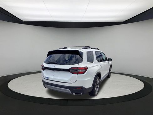 Used 2025 Honda Pilot Elite image 8