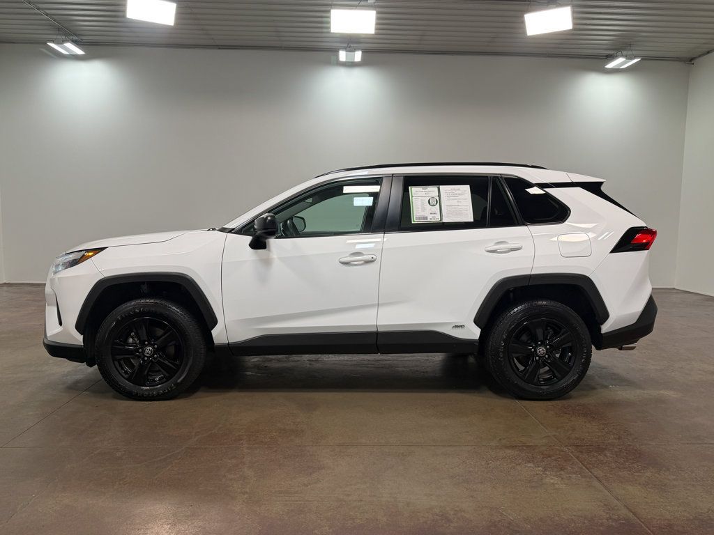 Used 2023 Toyota RAV4 LE AWD/4WD image 6