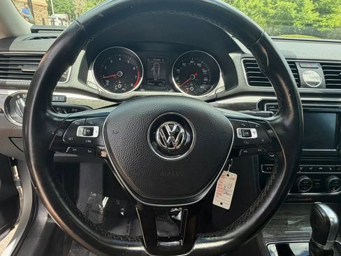 Used 2016 Volkswagen Passat 1.8T SE FWD image 18