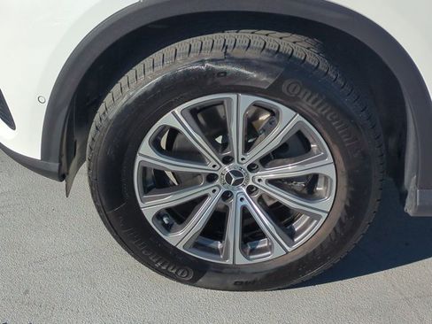 Used 2025 Mercedes-Benz GLC 300 image 24
