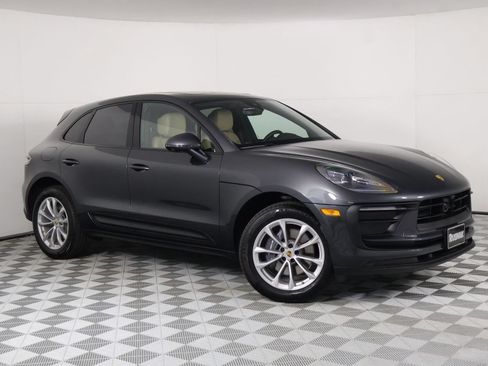Certified 2026 Porsche Macan AWD/4WD image 9