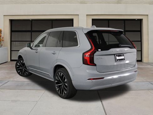 New 2026 Volvo XC90 T8 Ultra w/ Protection Package Premier image 3