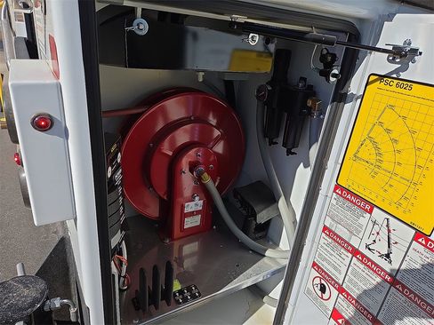 New 2024 Ford F550 4x4 SuperCab Super Duty image 9