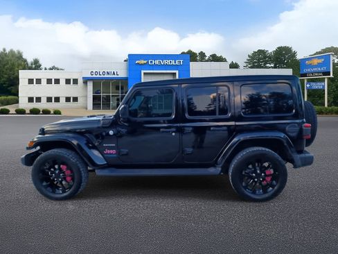 Used 2021 Jeep Wrangler Unlimited Sahara w/ Cold Weather Group image 6