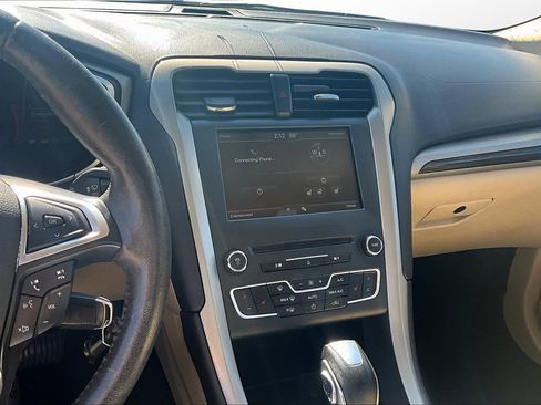 Used 2016 Ford Fusion SE w/ Equipment Group 202A image 7
