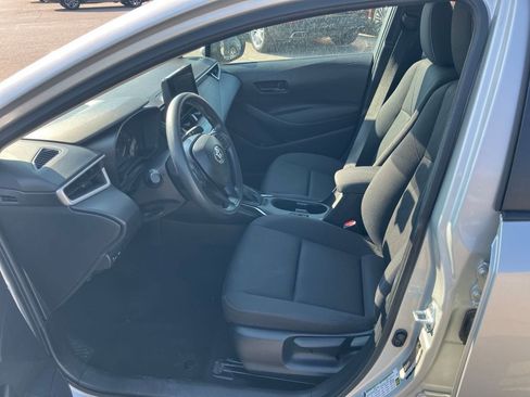 Used 2025 Toyota Corolla LE FWD image 7