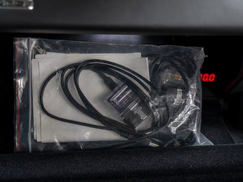 Used 2017 Audi R8 V10 plus w/ Full Leather Package image 87